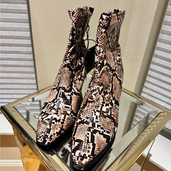 COPY - Forever 21 Brown and Black Ankle Boots with Snakeskin Print - Picture 2 of 5